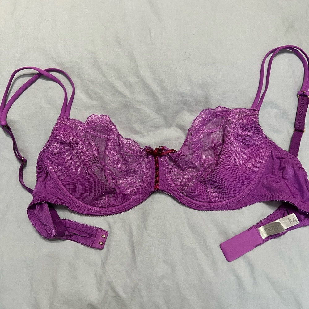 Victoria’s Secret Bra 38C